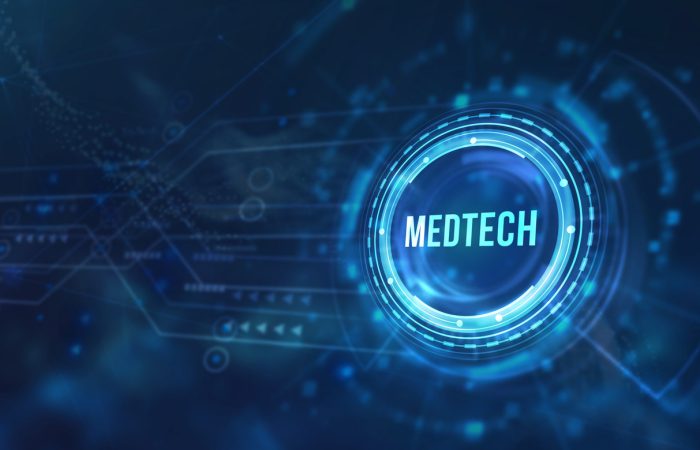 Ireland's MedTech industry, medtech ireland, professionals in a MedTech lab, advanced medical technology, medical technology ireland, medtech career, medtech careers, medtech jobs, expert in MedTech,